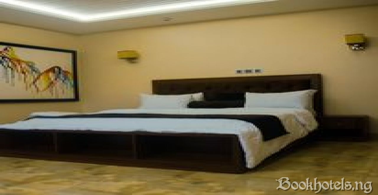 38 Hotels And Suites