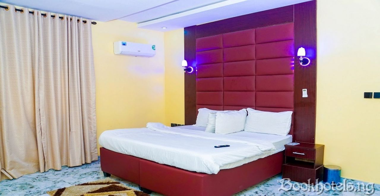 Benny Hotel