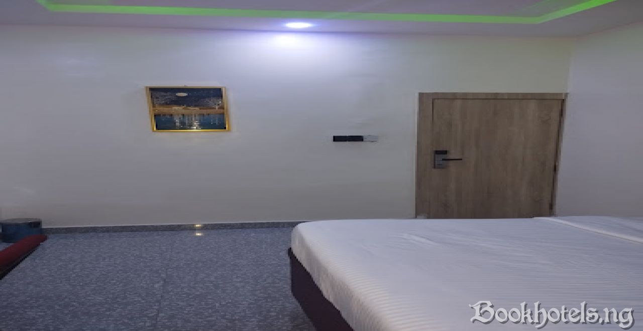 Benny Hotel