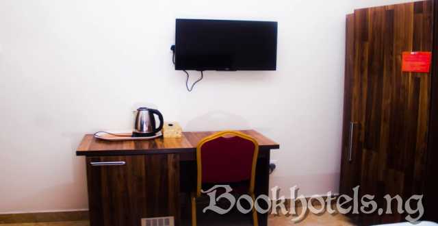 Beneville Hotel And Apartment