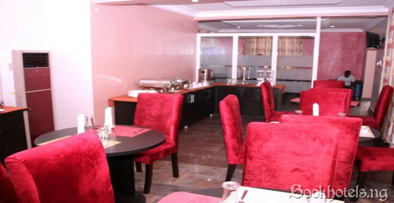 Beneville Hotel And Apartment