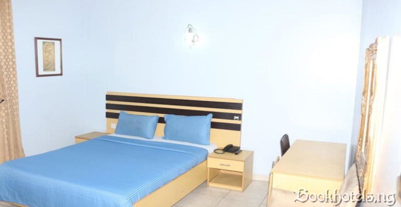 18 04 Hotel