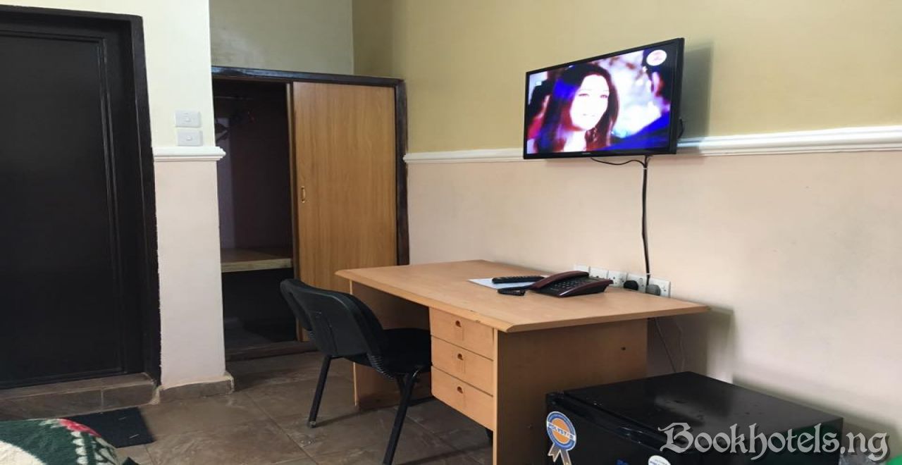 Amazon Hotel