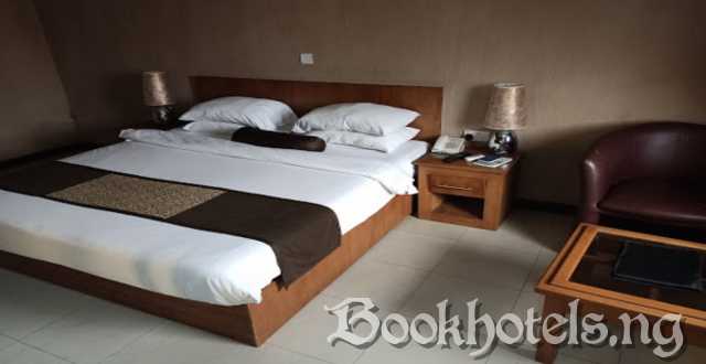Axari Hotel