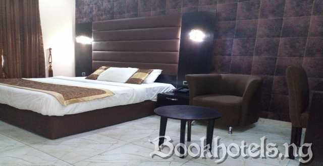 Bana Hotel And Suites