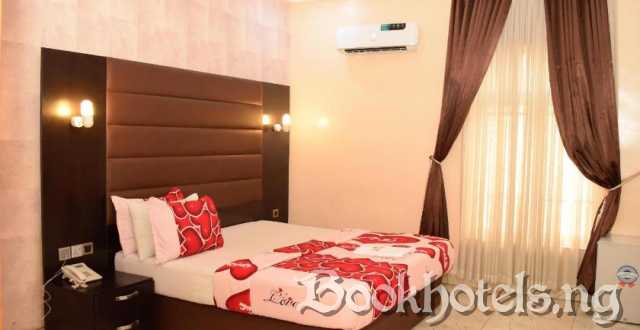 Bana Hotel And Suites