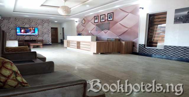 Bana Hotel And Suites