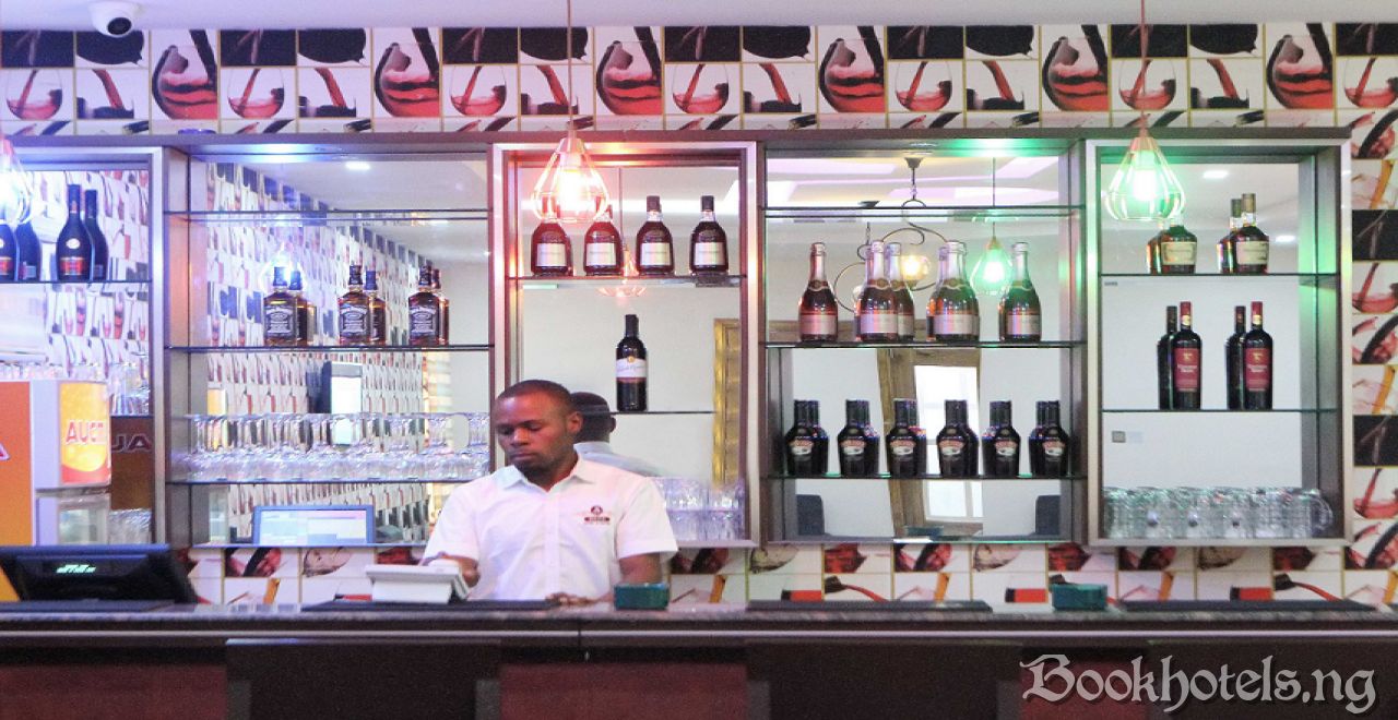 Bana Hotel And Suites