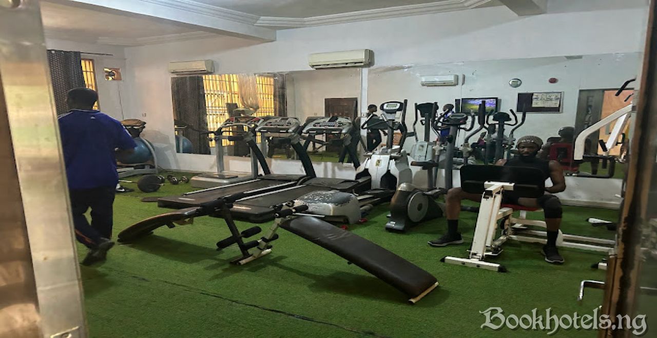 Baystar Hotel And Gym