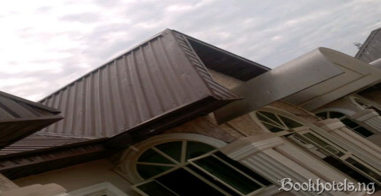 Bisyl Suites