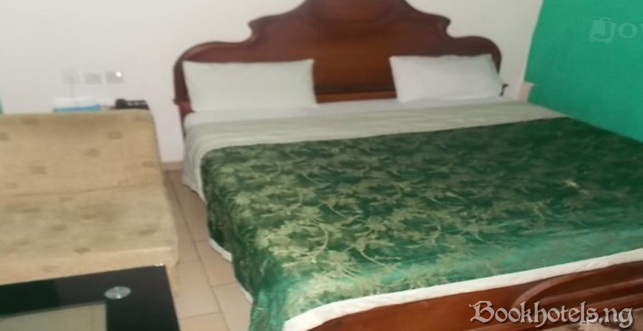 Bisyl Suites