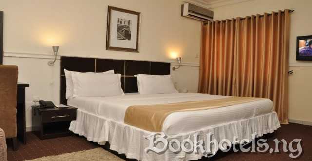 Bjorne Suites