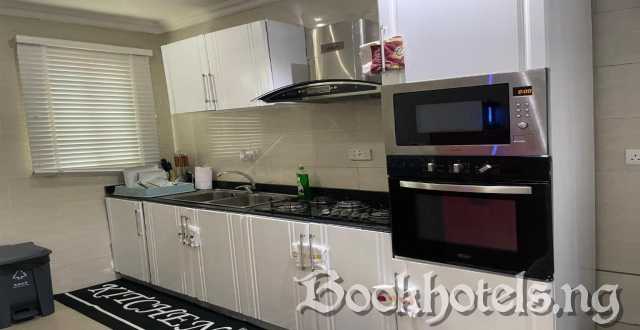 Brentwood Park Estate Luxury Apartment