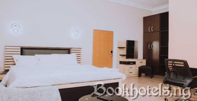 Camp Gee Hotel