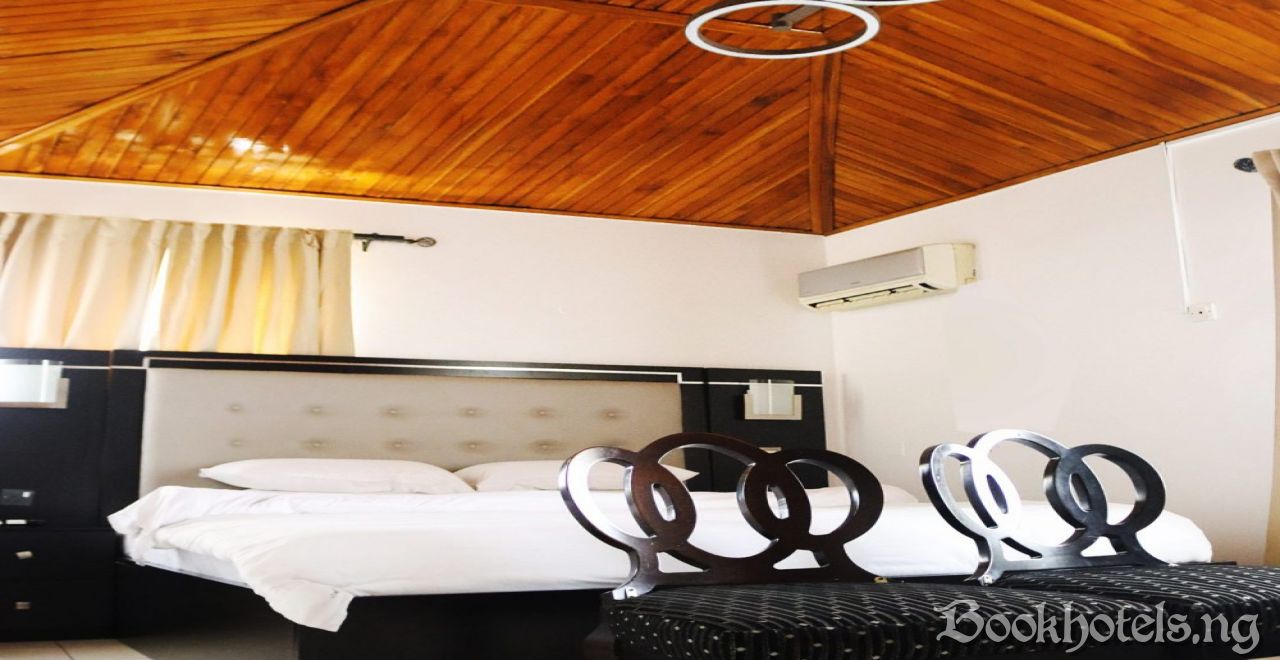 Cata Apartment Hotel And Spa