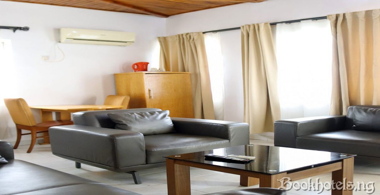 Cata Apartment Hotel And Spa