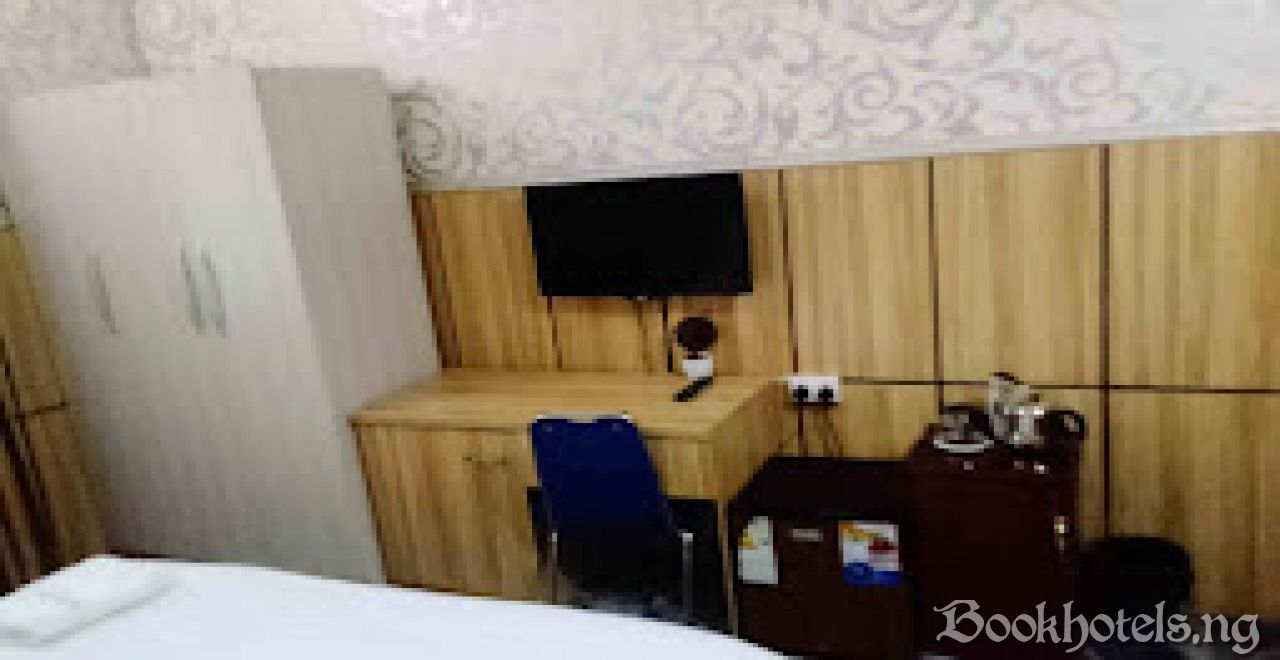 Creek Forest Hotels