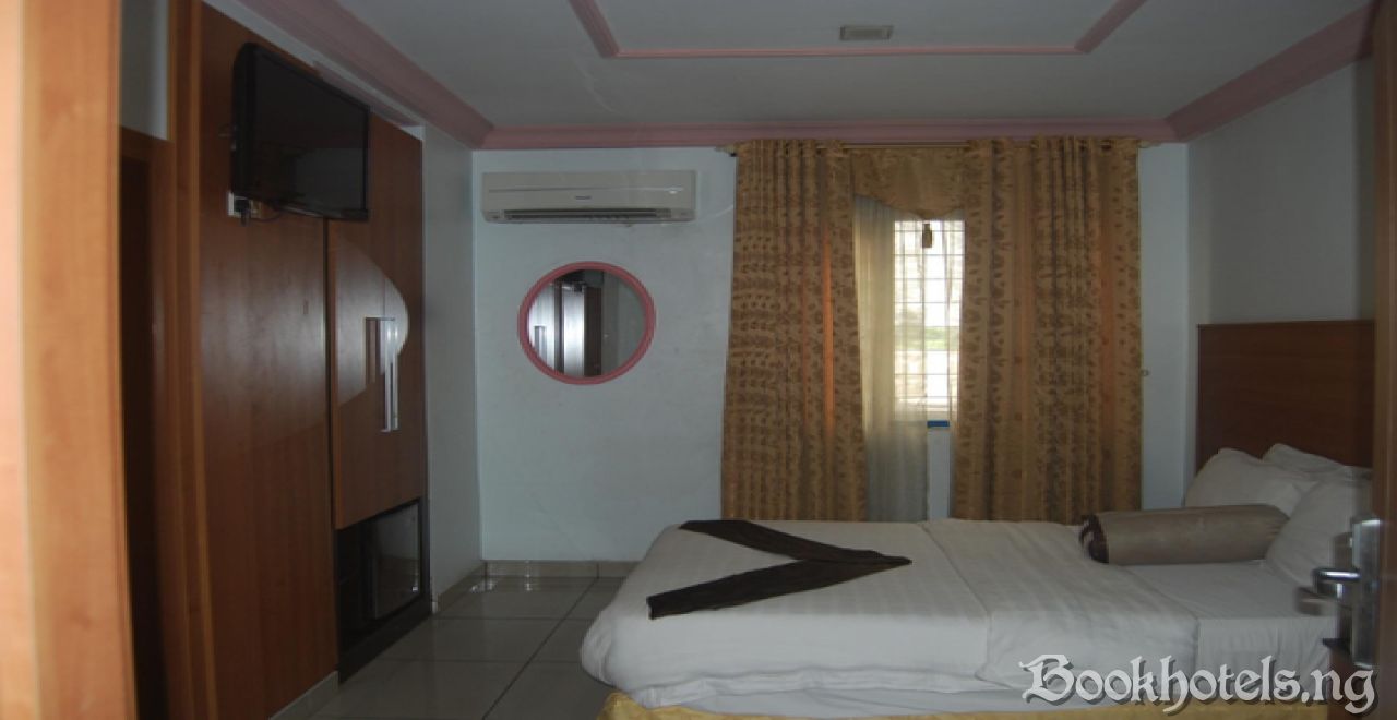 Creek Garden Hotel And Luxurious Hotel