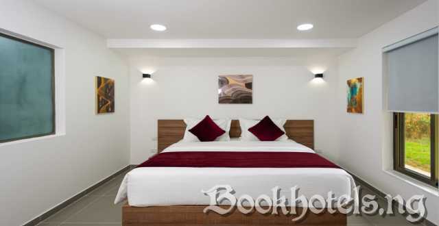 Crest Inn Apartment and Suites