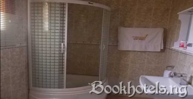 Crestwood Hotels And Suites Ltd