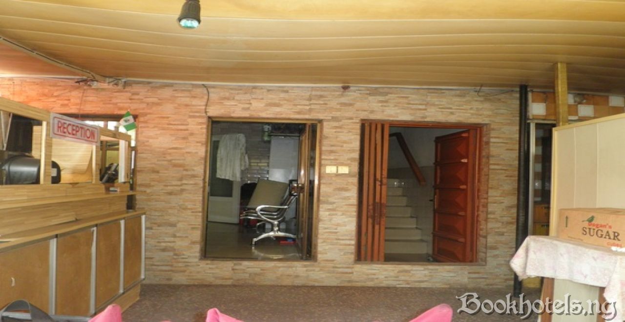 Deke Hotel