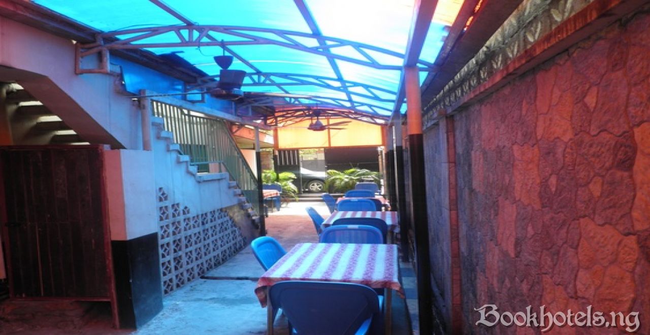 Deke Hotel
