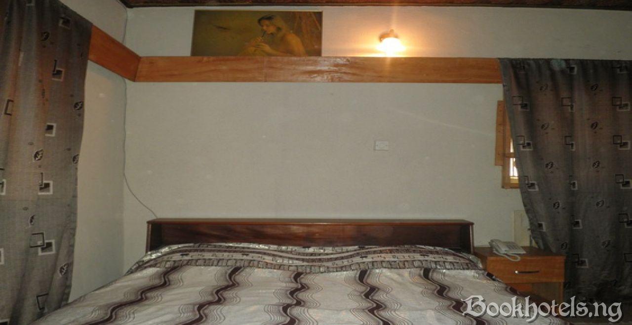 Deke Hotel