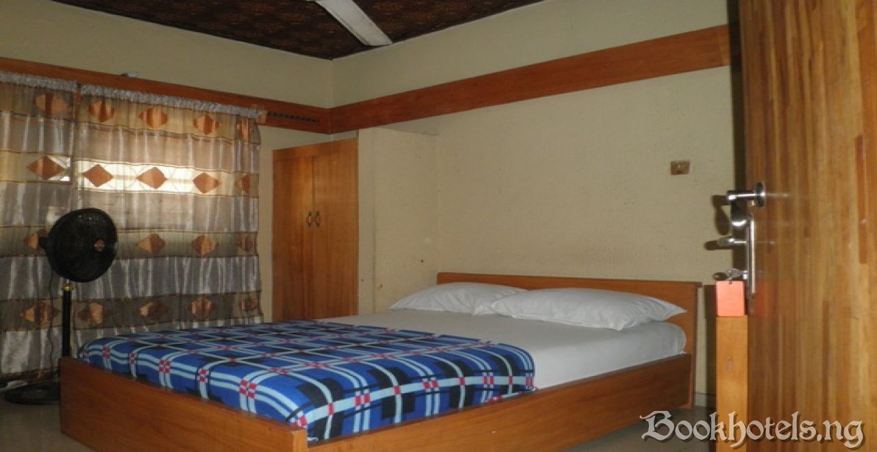 Deke Hotel