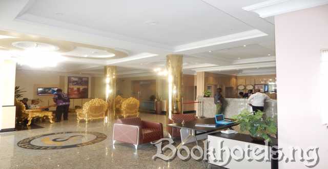 De Santiago Milan Hotel