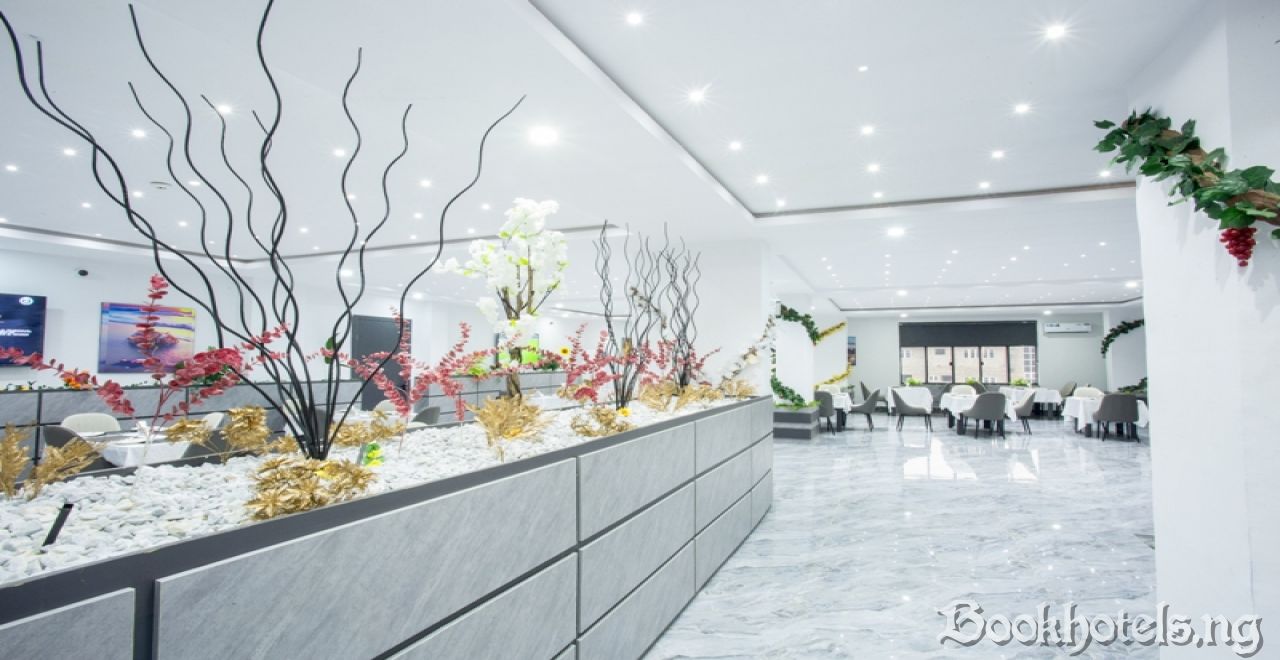 De Signature Tower Hotel