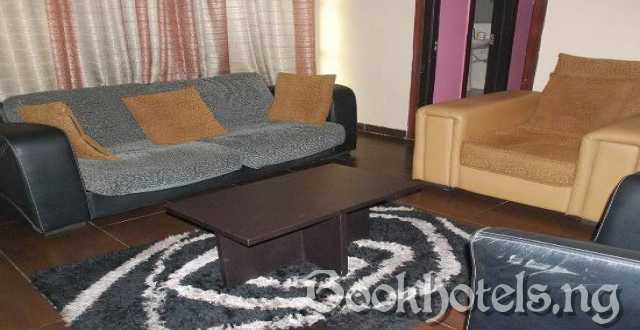 Emglo Suites