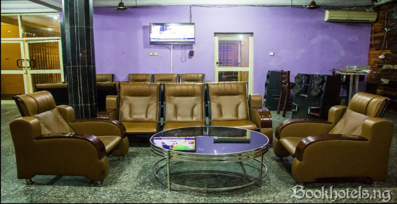 Emglo Suites