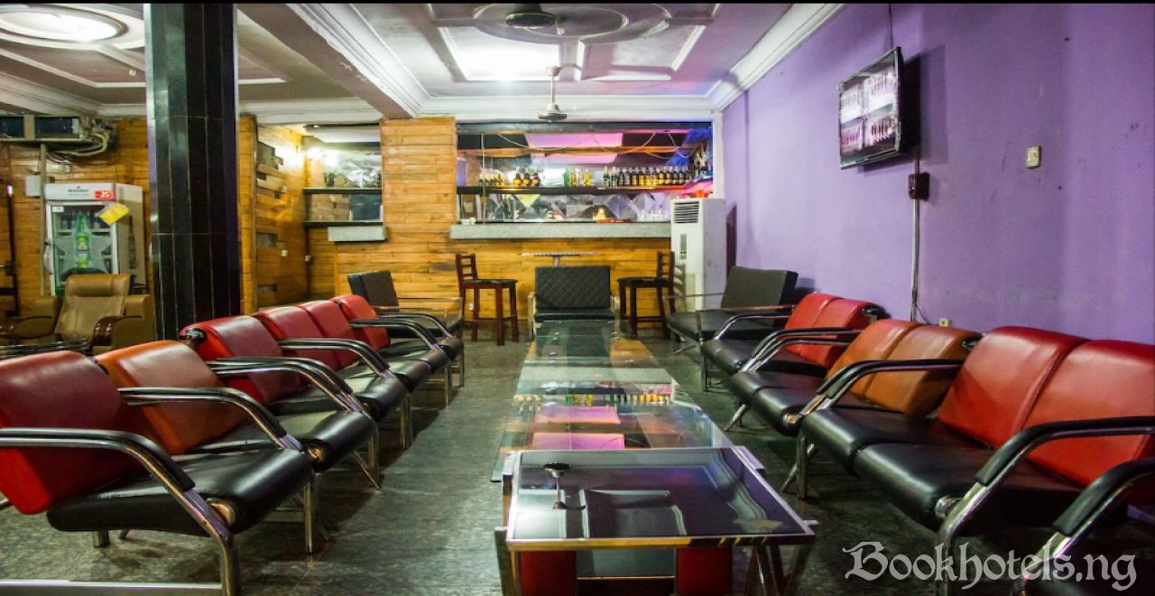 Emglo Suites
