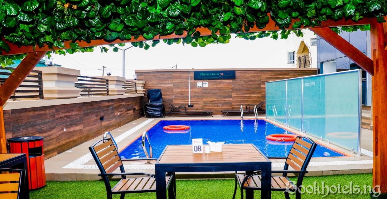 Eminent Classio Hotel And Suites