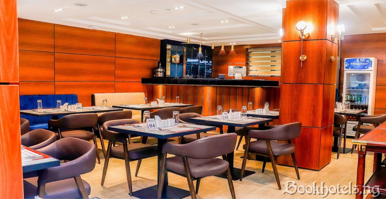 Eminent Classio Hotel And Suites
