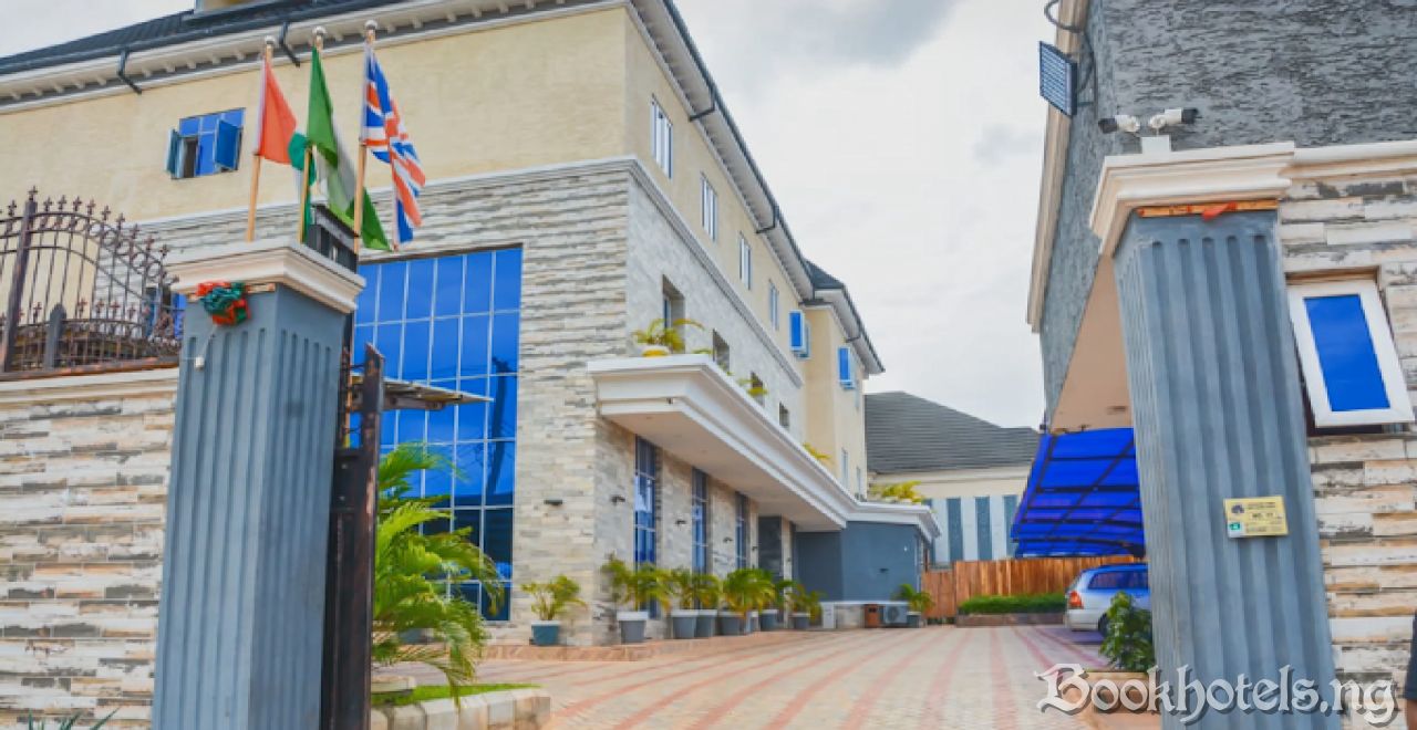 Exclusive Serene Hotel