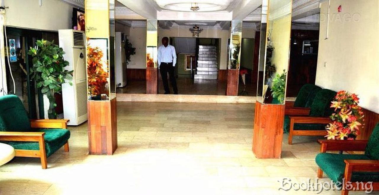 Fast Spring Hotel And Suites