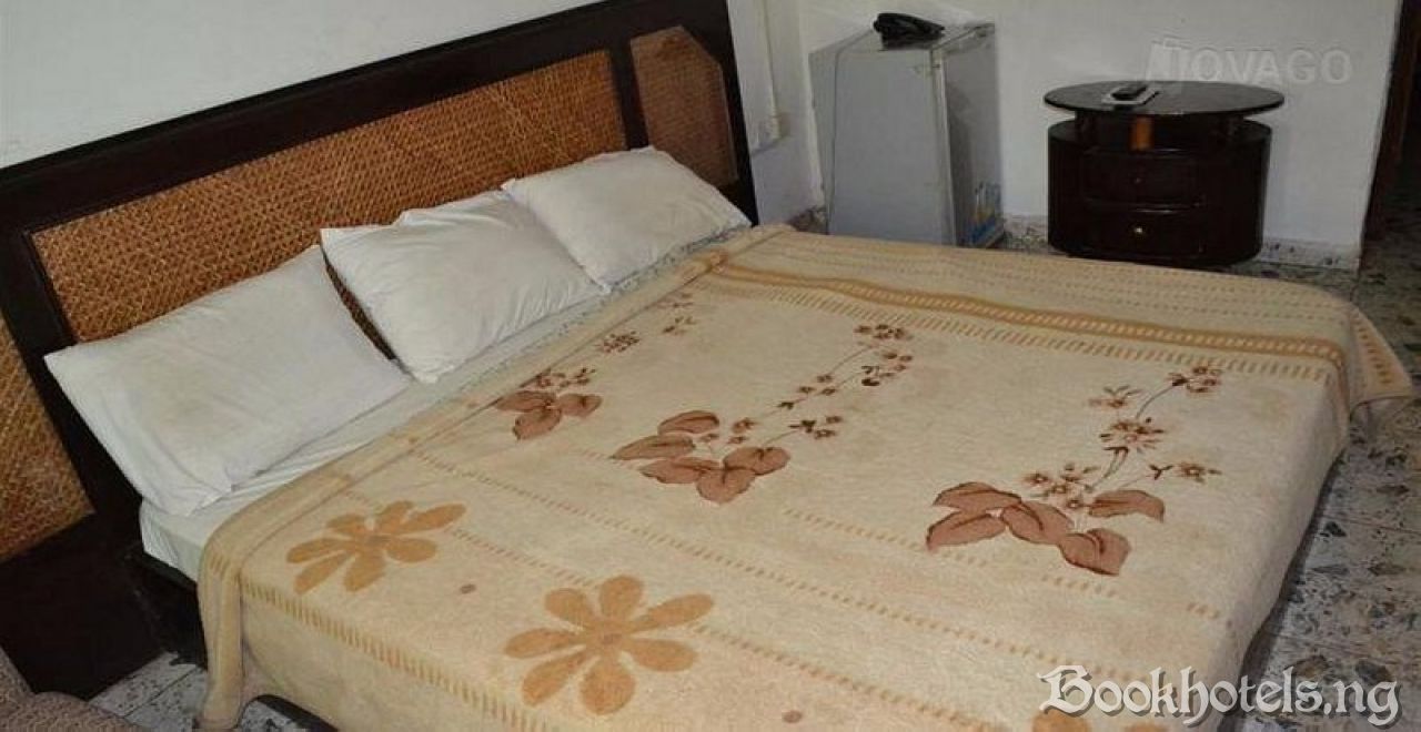 Fast Spring Hotel And Suites