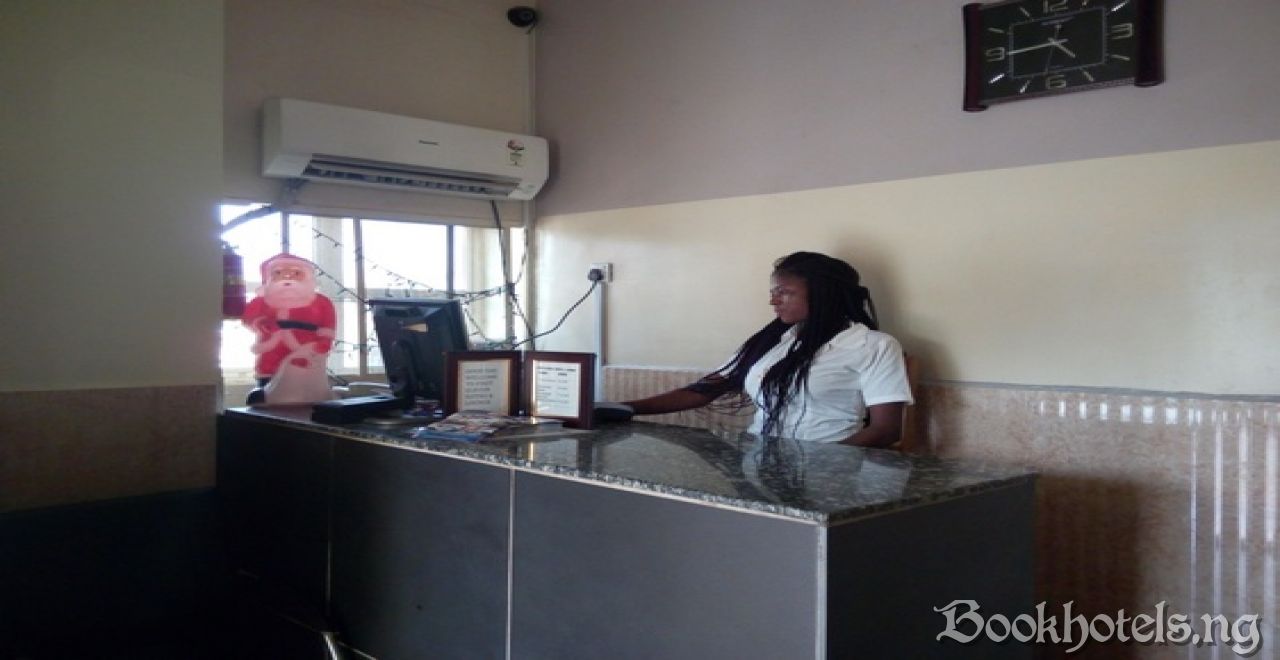 First Eleven Suites And Lounge