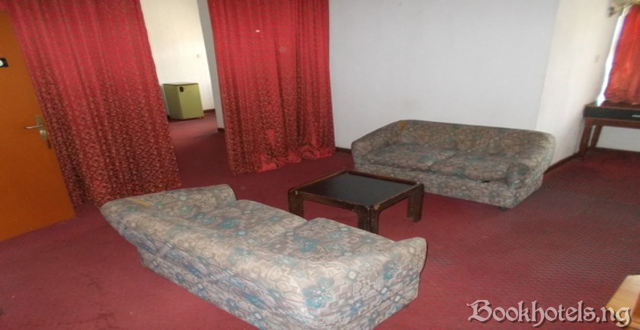 Gemini Inn