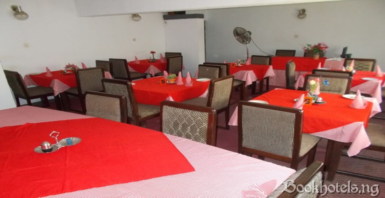 Gemini Inn