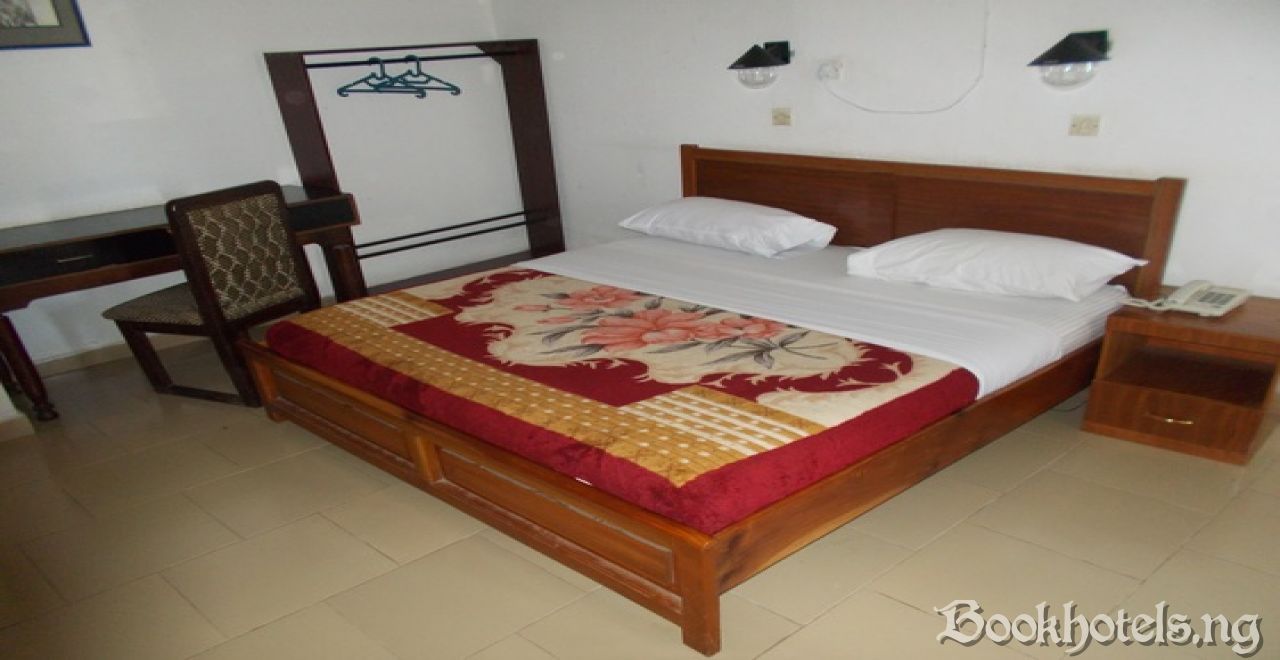 Gemini Inn