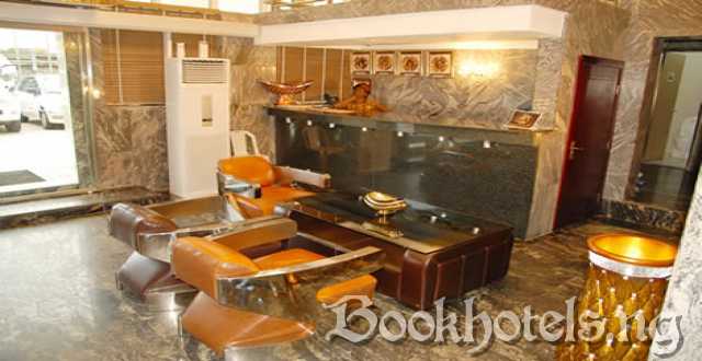 Golden Tree Hotel