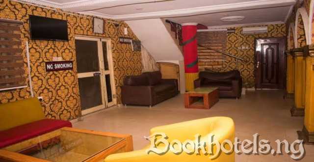 Goldlux Hotel And Suites