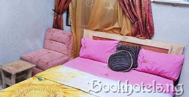 Goldlux Hotel And Suites