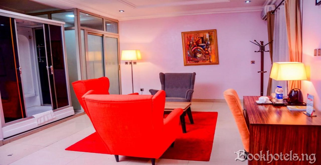 Golf View Suites And Conference Centre
