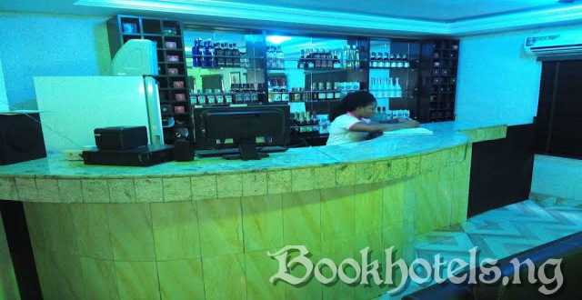Grand Park Hotel And Suites