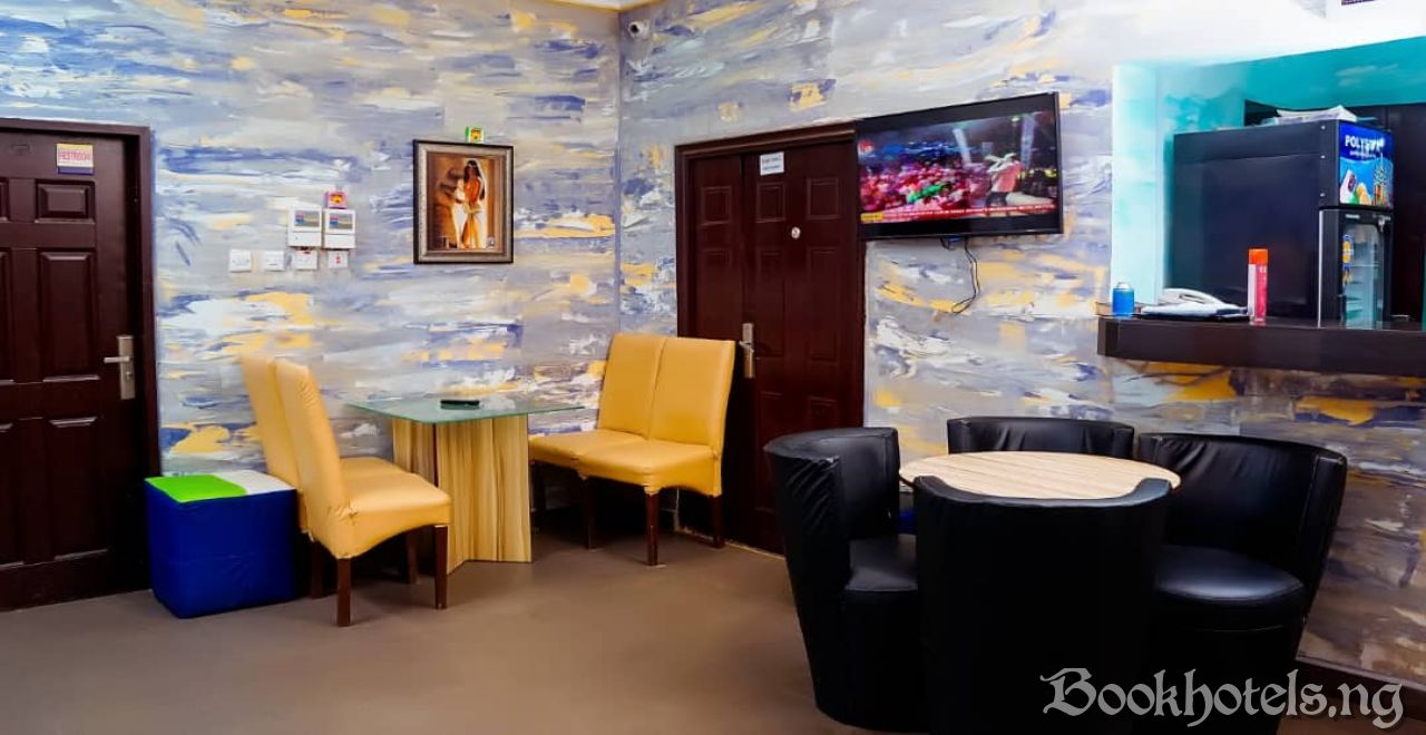 Hollysee Hotel And Suites