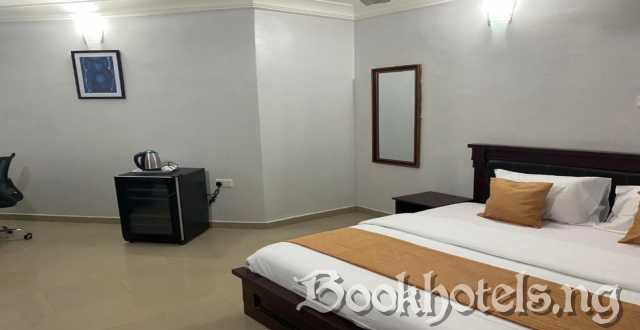 House 919 Suites