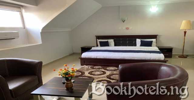 House 919 Suites